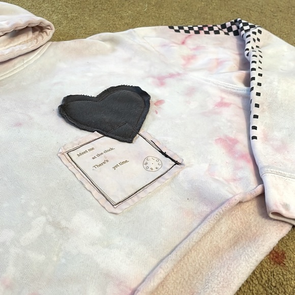 Upcycled bleach dyed recycled patch crop top hoodie - Picture 5 of 9